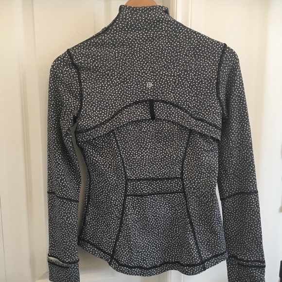 🍋LULULEMON athletica - zip up sweater🍋 - Picture 2 of 6